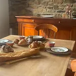 Parenthese A La Maison De L'ecrivain Entre Nature Et Petit Dejeuner Festin B&B Servon (Manche)