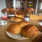 B&B Parenthese A La Maison De L'ecrivain Entre Nature Et Petit Dejeuner Festin