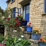 Parenthese A La Maison De L'ecrivain Entre Nature Et Petit Dejeuner Festin B&B Servon (Manche)