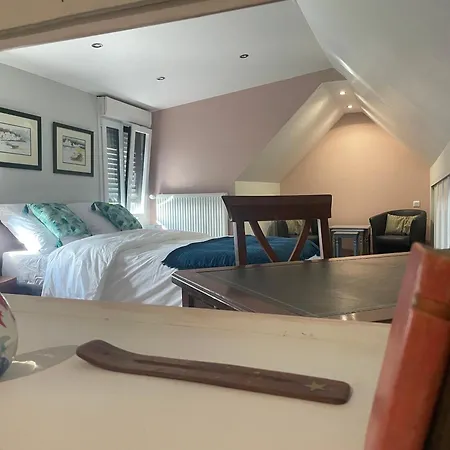Parenthese A La Maison De L'ecrivain Entre Nature Et Petit Dejeuner Festin 3* Servon (Manche)