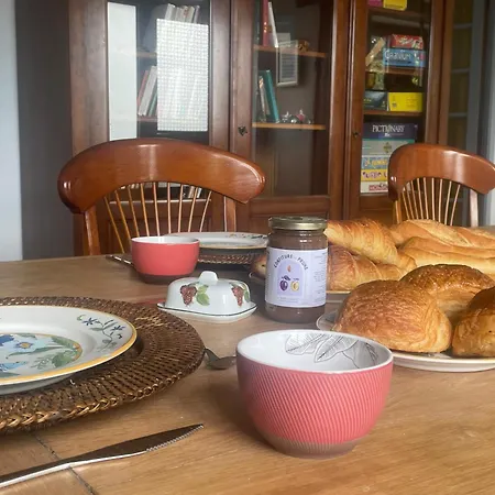 Parenthese A La Maison De L'ecrivain Entre Nature Et Petit Dejeuner Festin 3* Servon (Manche)
