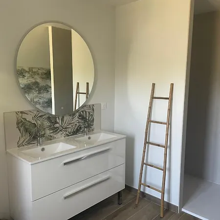 فندق مبيت وإفطار Domaine La Perruche Parenthese Poetique Vue Mont-saint-michel & Petit-dejeuner Festin Servon (Manche)