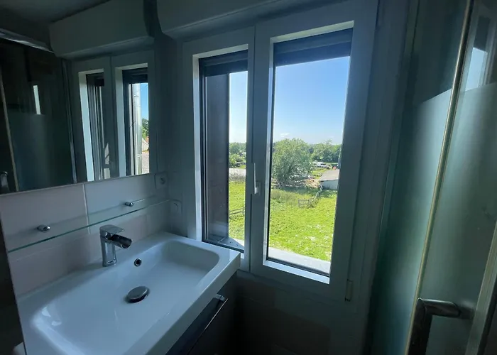 Parenthese Poetique Face Au Mont-Saint-Michel, Entre Nature Vivante, Animaux Et Petit-Dejeuner Festin Bed & Breakfast