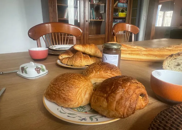 Oda ve Kahvaltı Parenthese Poetique Face Au Mont-Saint-Michel, Entre Nature Vivante, Animaux Et Petit-Dejeuner Festin
