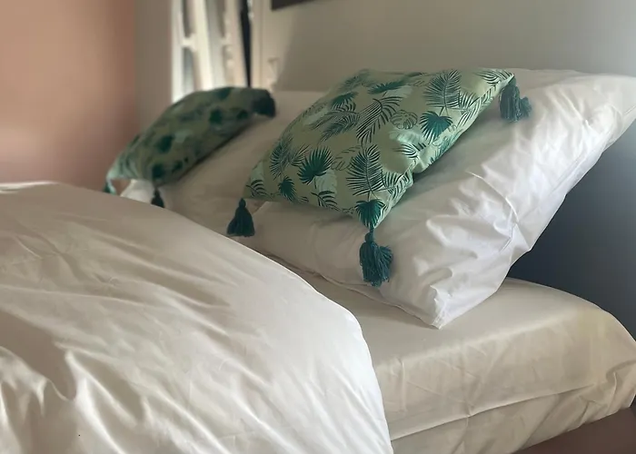 Bed & Breakfast Parenthese Poetique Face Au Mont-Saint-Michel, Entre Nature Vivante, Animaux Et Petit-Dejeuner Festin 3*