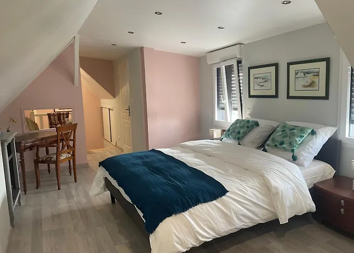 Parenthese Poetique Face Au Mont-Saint-Michel, Entre Nature Vivante, Animaux Et Petit-Dejeuner Festin Bed & Breakfast 3*