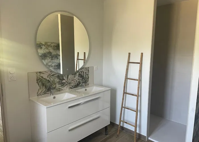 Bed & Breakfast Parenthese Poetique Face Au Mont-Saint-Michel, Entre Nature Vivante, Animaux Et Petit-Dejeuner Festin Servon (Manche)