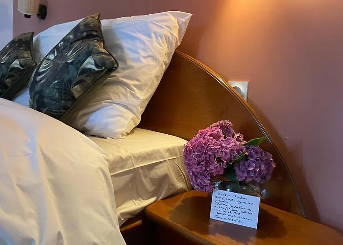 Parenthese Poetique Face Au Mont-Saint-Michel, Entre Nature Vivante, Animaux Et Petit-Dejeuner Festin Bed & Breakfast 3*